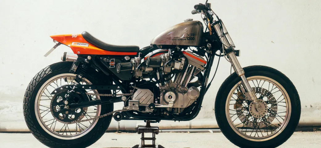 Quando il custom diventa arte: la Harley Sportster che rinasce dalla mitica XR750