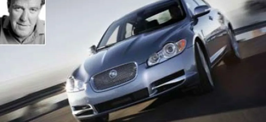 Jeremy Clarkson prova la Jaguar XF SV8