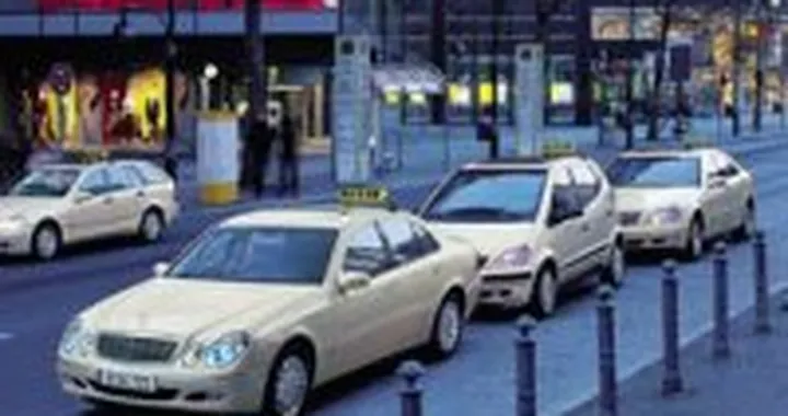 Anche i taxisti tedeschi sono stufi delle Mercedes