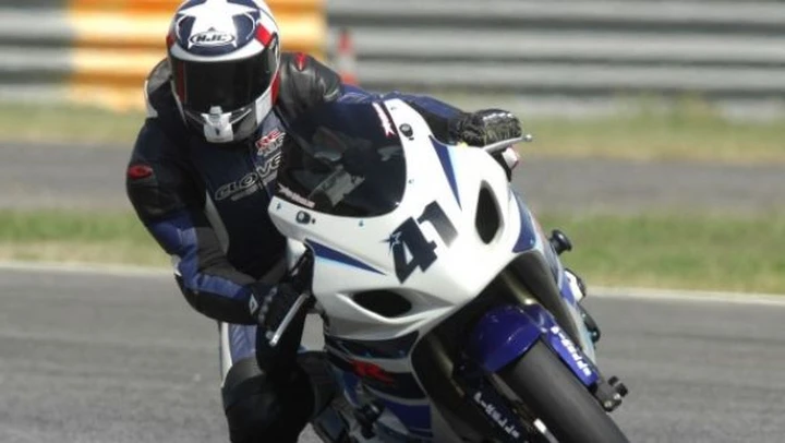 Scatto in Corsa: Suzuki GSX-R 750 K5 ad Adria