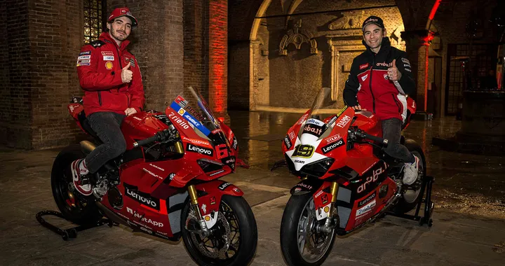 Ducati Panigale V4 2022 World Champion Replica