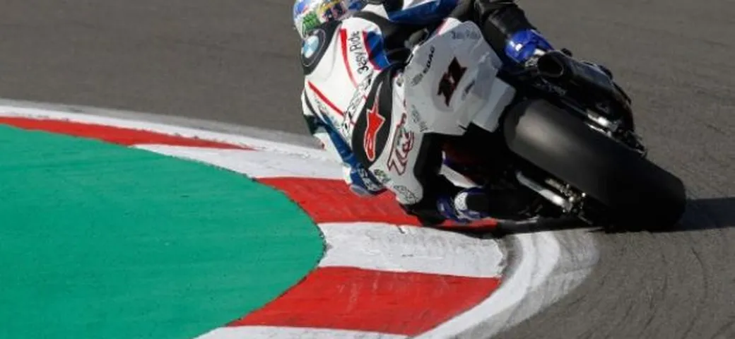 WSBK: Troy Corser con BMW per un altro anno. Leon Haslam il secondo pilota?