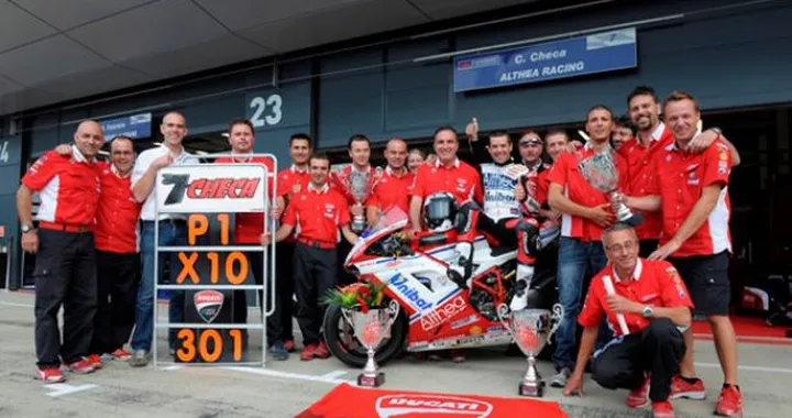 Silverstone, pagelle. Checa-Ducati "storici". Melandri e Biaggi infiammano la Sbk