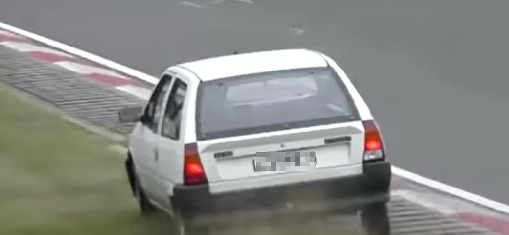 Il Nurburgring delle auto normali o improbabili [Video]