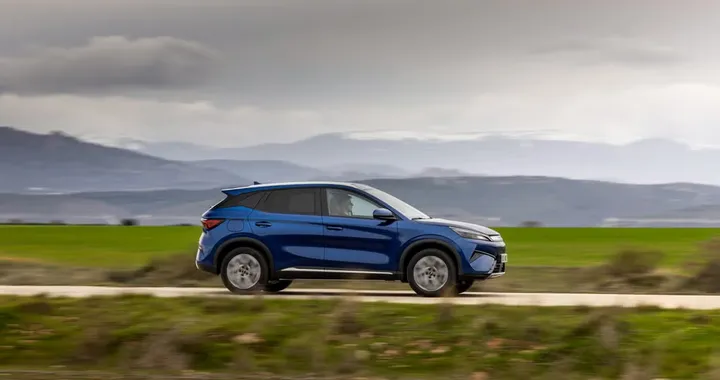 SUV BEV, maxi sconto da oltre 11.000 euro: 510 km di autonomia a meno di 32.000 euro
