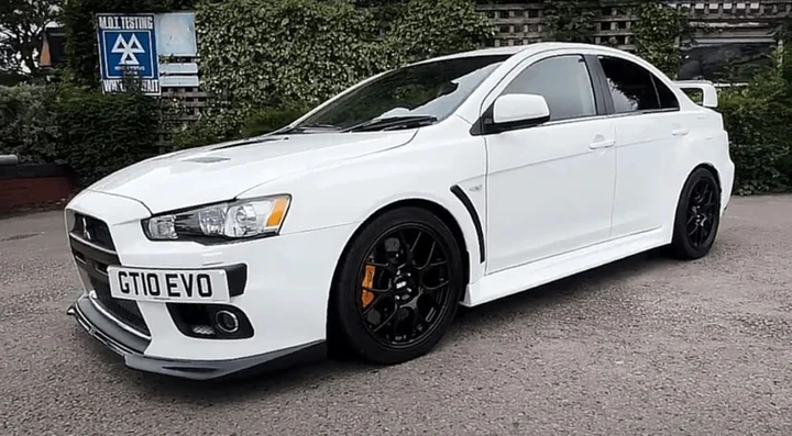 Mitsubishi Lancer Evolution X FQ-440 MR: La leggenda compatta che sfida le hypercar