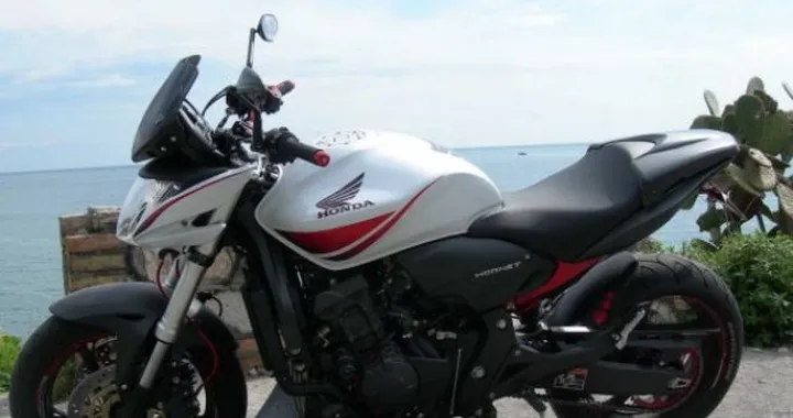 Foto del giorno: Honda Hornet e Giove Anxur
