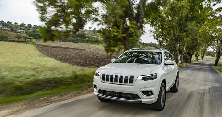 Jeep Cherokee 2019: infotainment e sicurezza attiva