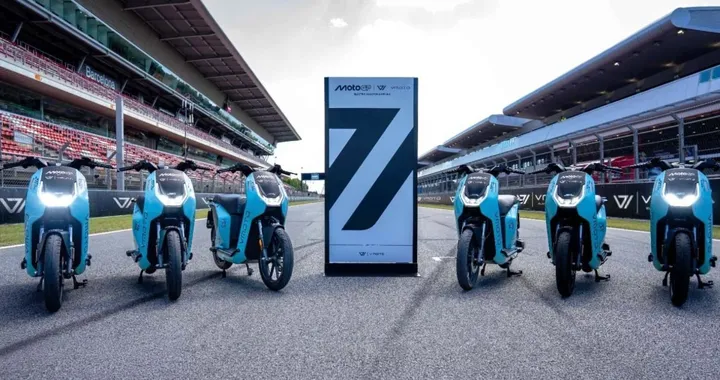 MotoGP e VMoto insieme: la mobilità elettrica entra nel paddock