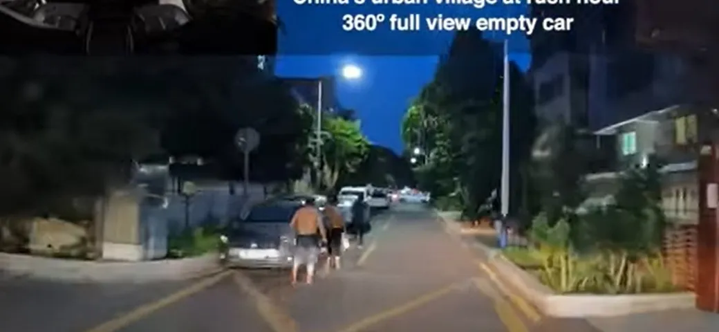Prototipo di auto a guida autonoma stupisce nel caos [Video]