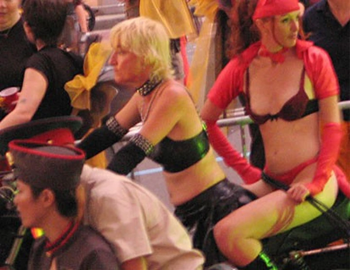 Dykes on Bikes - orgoglio lesbico in moto