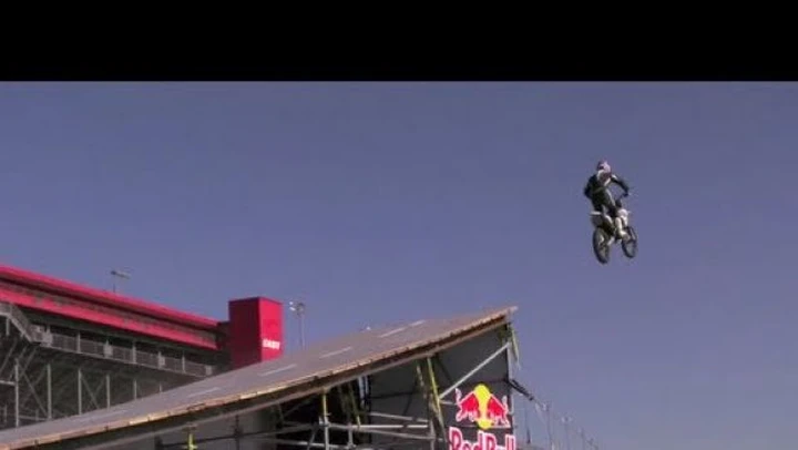 Red Bull festeggerà il 2012 con il doppio salto estremo di fine anno