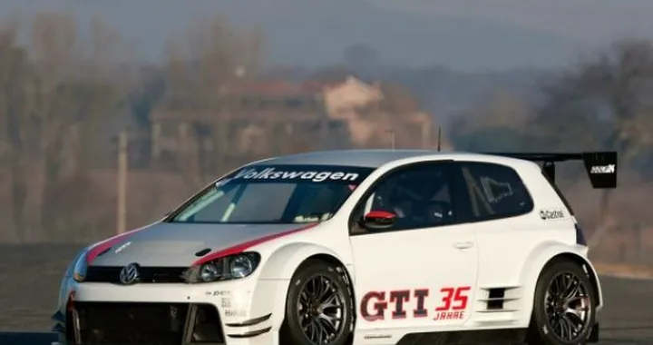 Volkswagen: con la Golf24 alla 24 Ore del Nurburgring