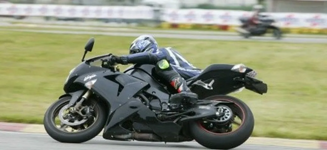 Test ZX10R con scarico HP
