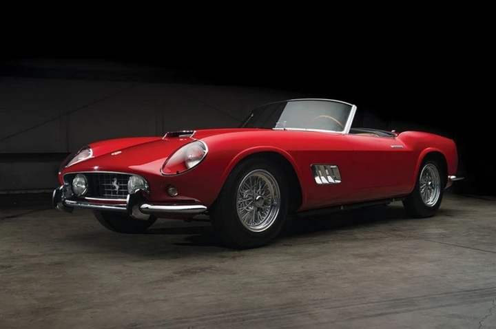 Ferrari 250 GT California: è la “regina di Roma” al Reb Concours
