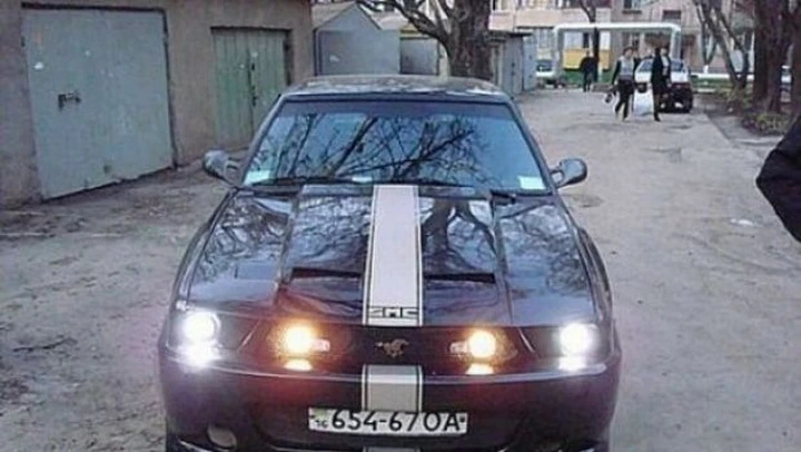 Lada Samara Mustang!