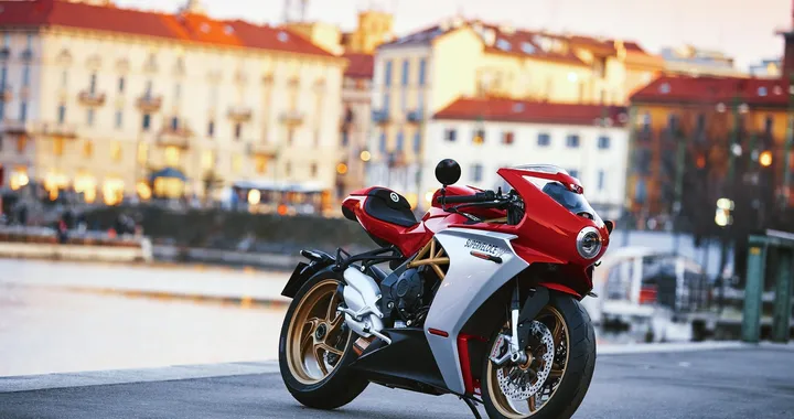 MV Agusta Superveloce 800: ecco le due nuove splendide colorazioni