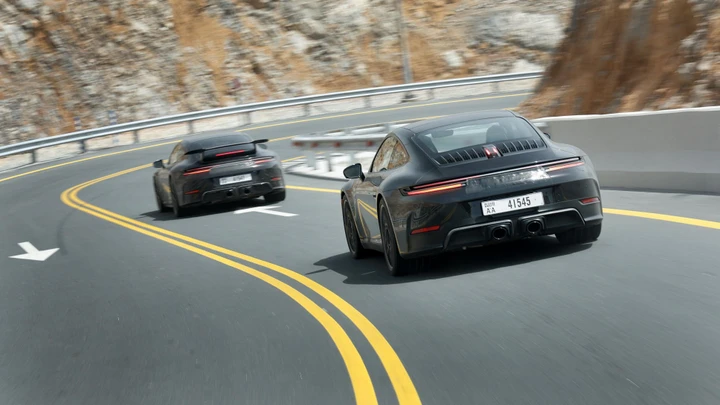 La prima Porsche 911 ibrida è pronta al debutto