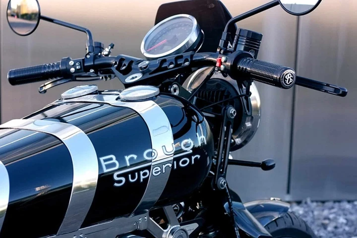 RMB 01: la motocicletta senza plastica che ridefinisce l'artigianato