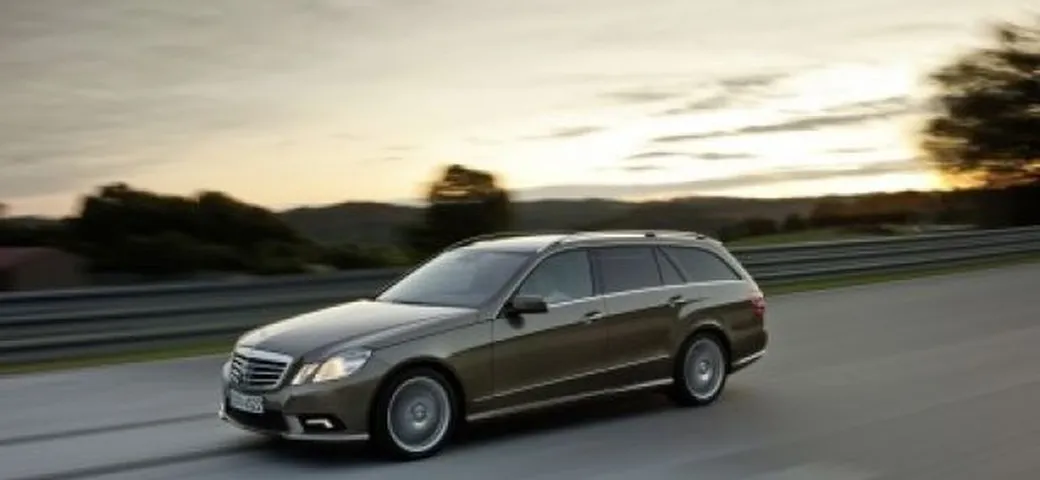 Mercedes E 250 CDI 4Matic: trazione integrale e quattro cilindri per la prima volta insieme