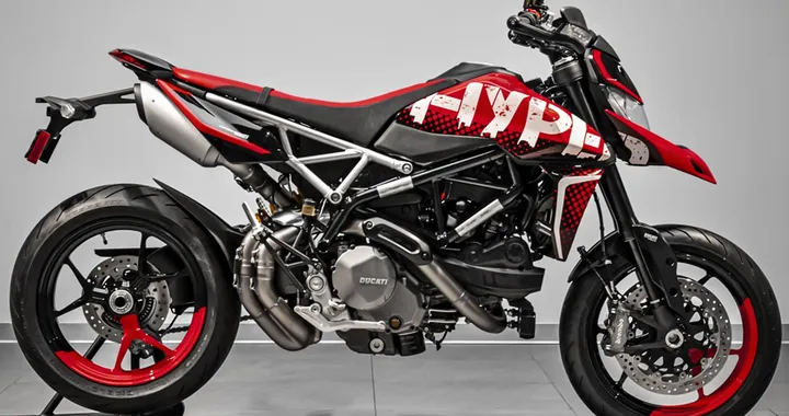 Ducati, una speciale Hypermotard 950 al vincitore del concorso "Join Ducati"