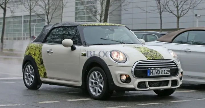 Mini Cabrio: foto spia su strada