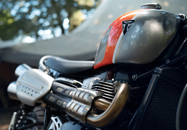 Triumph Gold Line Edition 2022, la nuova linea esclusiva per tutta la gamma Bonneville