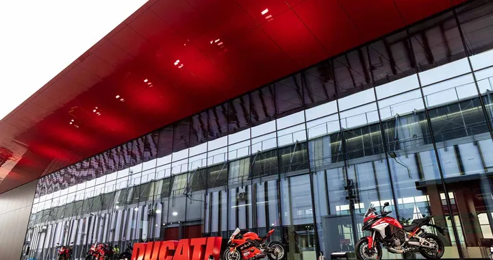 Ducati inaugura l'edificio Finitura e Delibera Estetica
