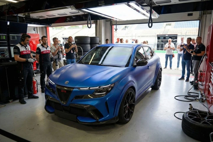 A sorpresa compare l'Alfa Romeo Junior GTA: estrema e arrogante