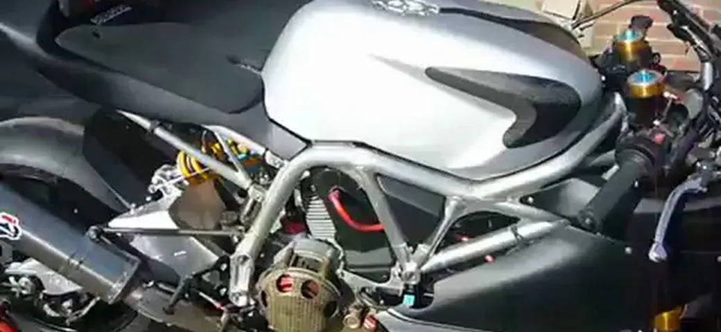 Pierobon X60R con scarico Termignoni