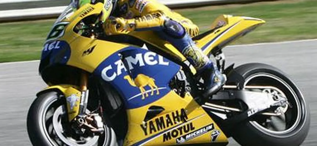 Via le sigarette dalla MotoGP!