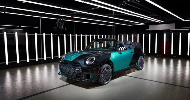 MINI crea una John Cooper Works Cabrio one-off: per chi è