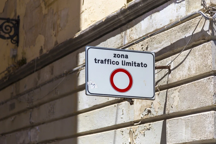 Smart 'fantasma' a Roma: multe evase per 107mila euro