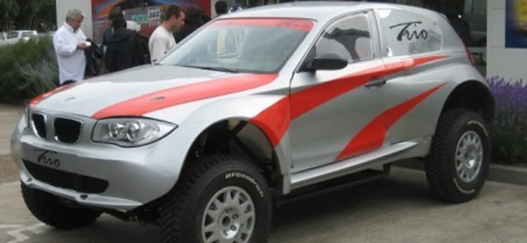 Trio: una Bmw Serie 1 per Dakar
