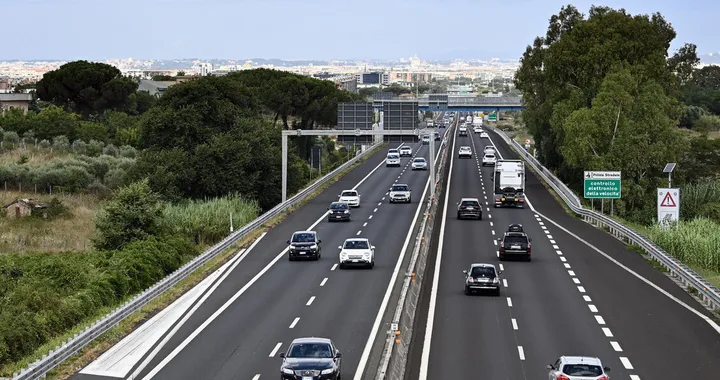 Traffico in aumento sulle strade italiane: weekend da bollino rosso