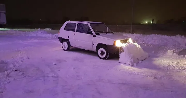 Fiat Panda spazzaneve: curioso esperimento in Abruzzo