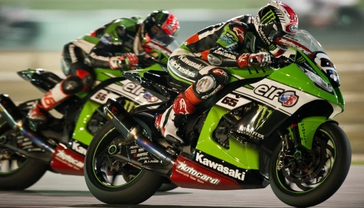 SBK Qatar 2015: Kawasaki saluta la stagione con due podi per Sykes ed uno per Rea