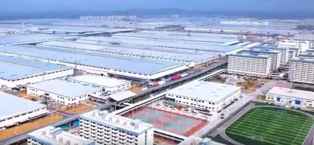 La nuova fabbrica di BYD è grande come una metropoli italiana