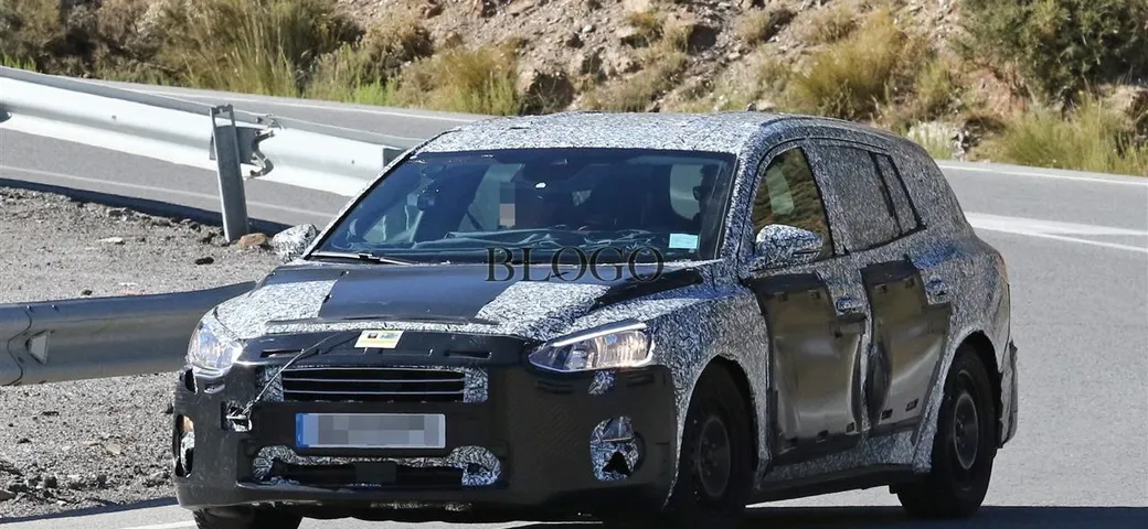 Ford Focus 2018: foto spia della Wagon