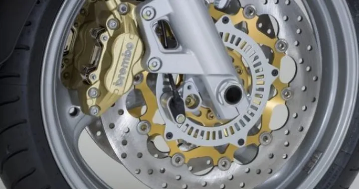 Moto con ABS: sì o no?