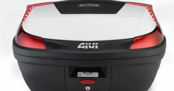 Givi B47 Blade: il nuovo top case dal design tagliente