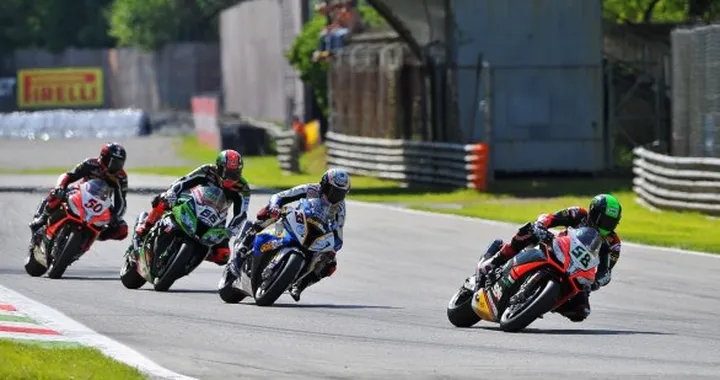 SBK: le gomme Pirelli per Donington Park