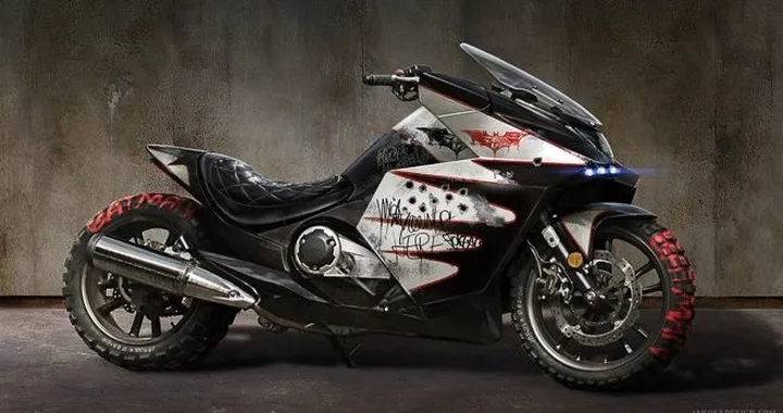 Honda NM4 Vultus in versione Batman