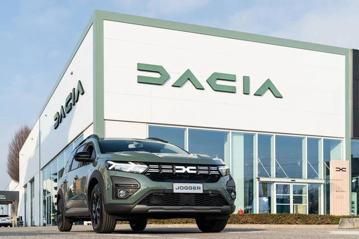 Dacia controcorrente, le vendite in Italia salgono del 9%