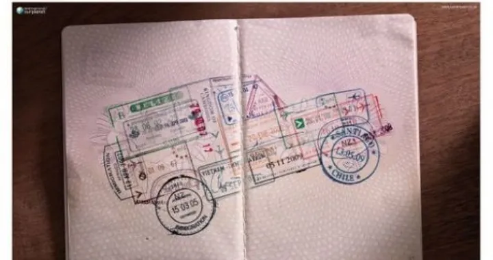 Land Rover: il Defender ed i timbri dei passaporti