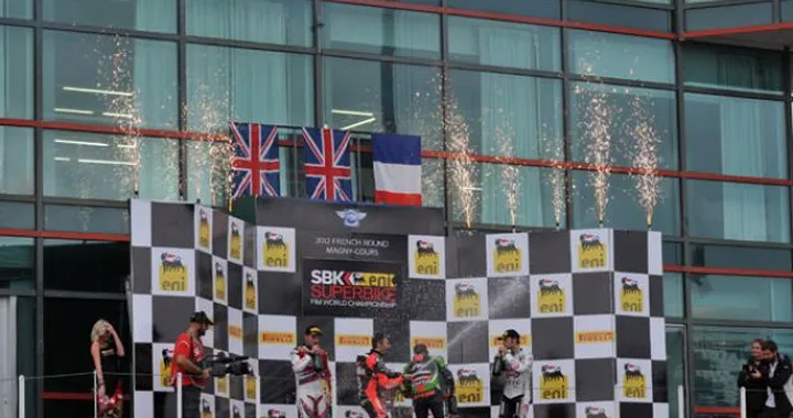 SBK Magny-Cours: Max Biaggi iridato, "corsaro e imperatore". Onore a Sykes e a Melandri
