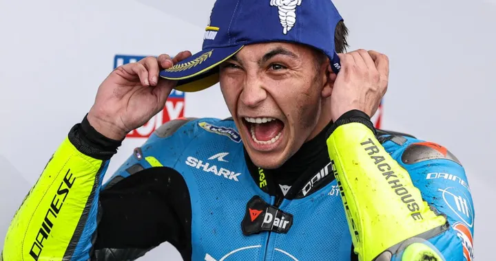 Raul Fernandez vince e piange: “Ce l’ho fatta grazie alla mia famiglia”