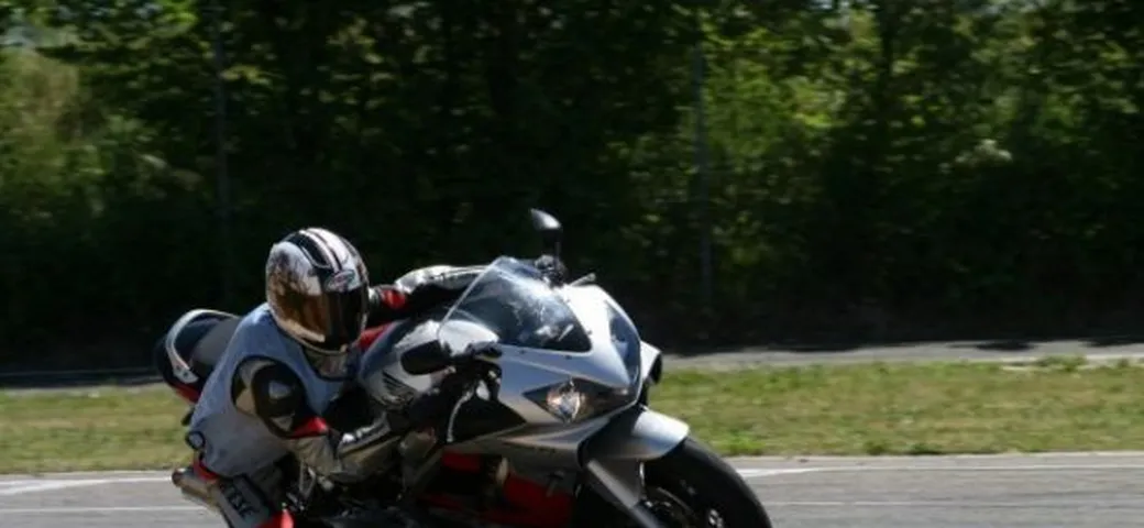 Scatto in Corsa: Honda CBR600 ad Ottobiano