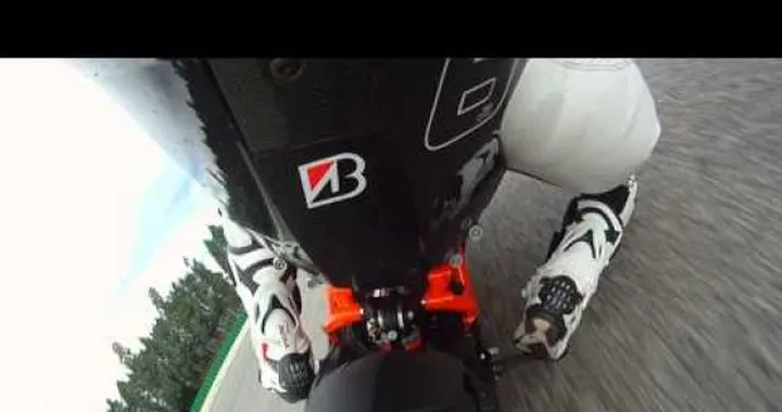 KTM RC8R e Track: il video Test di Motoblog a Misano