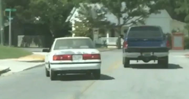 Traina auto senza conducente all’interno [Video]